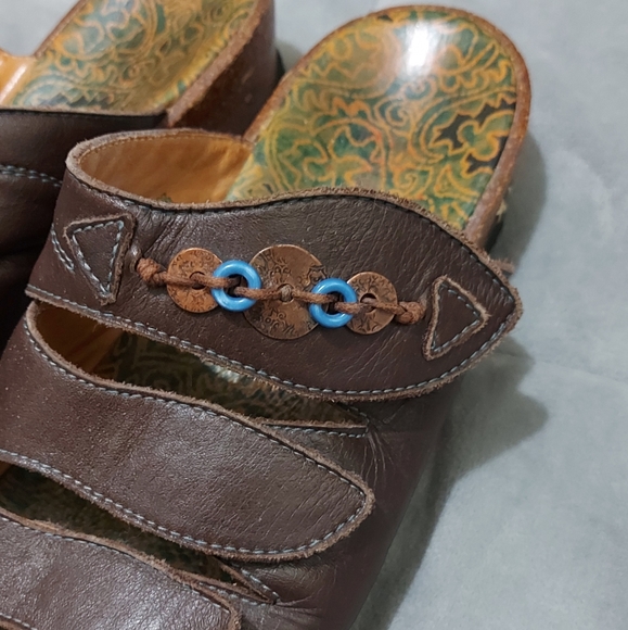 Think! Leather Sandals - Picture 2 of 9
